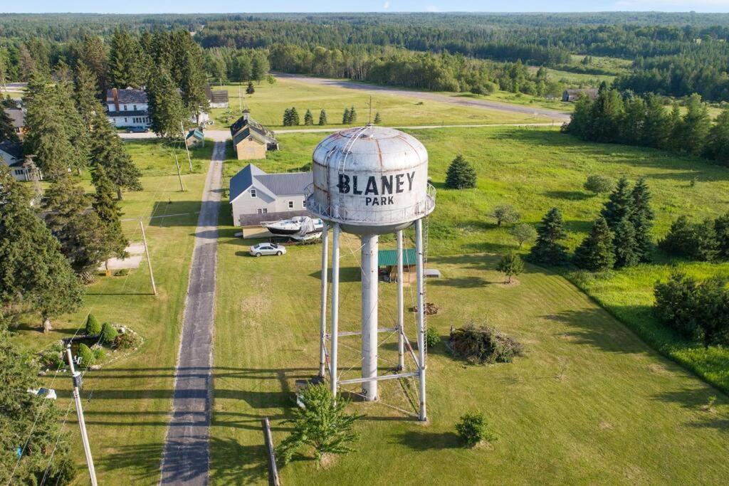 Centrally Located - Historic Blaney Park- Michigan Germfask Luaran gambar